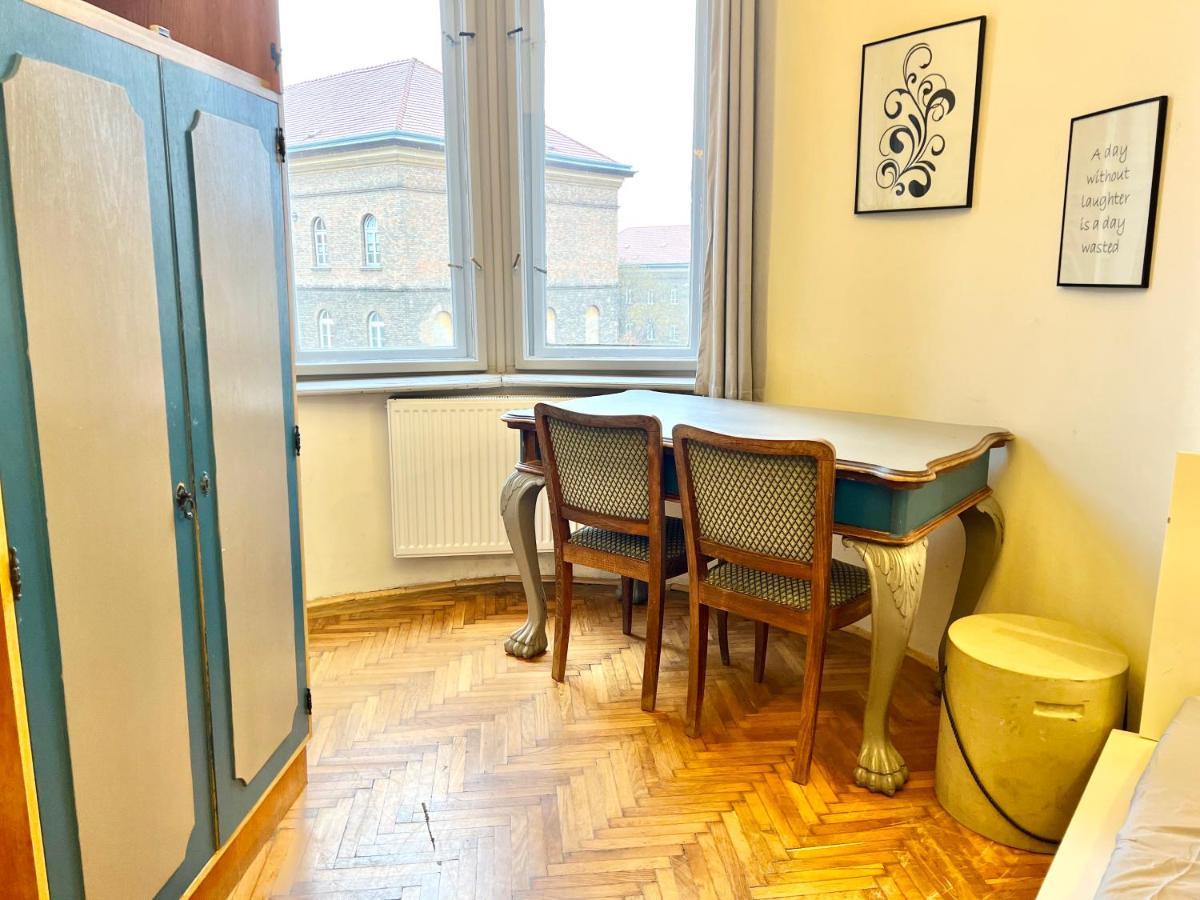 F14 Guest House By Small Home Budapeste Exterior foto