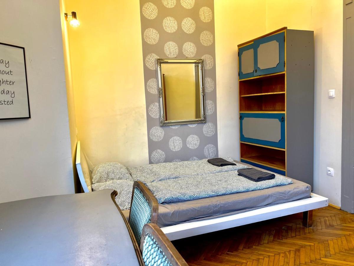 F14 Guest House By Small Home Budapeste Exterior foto