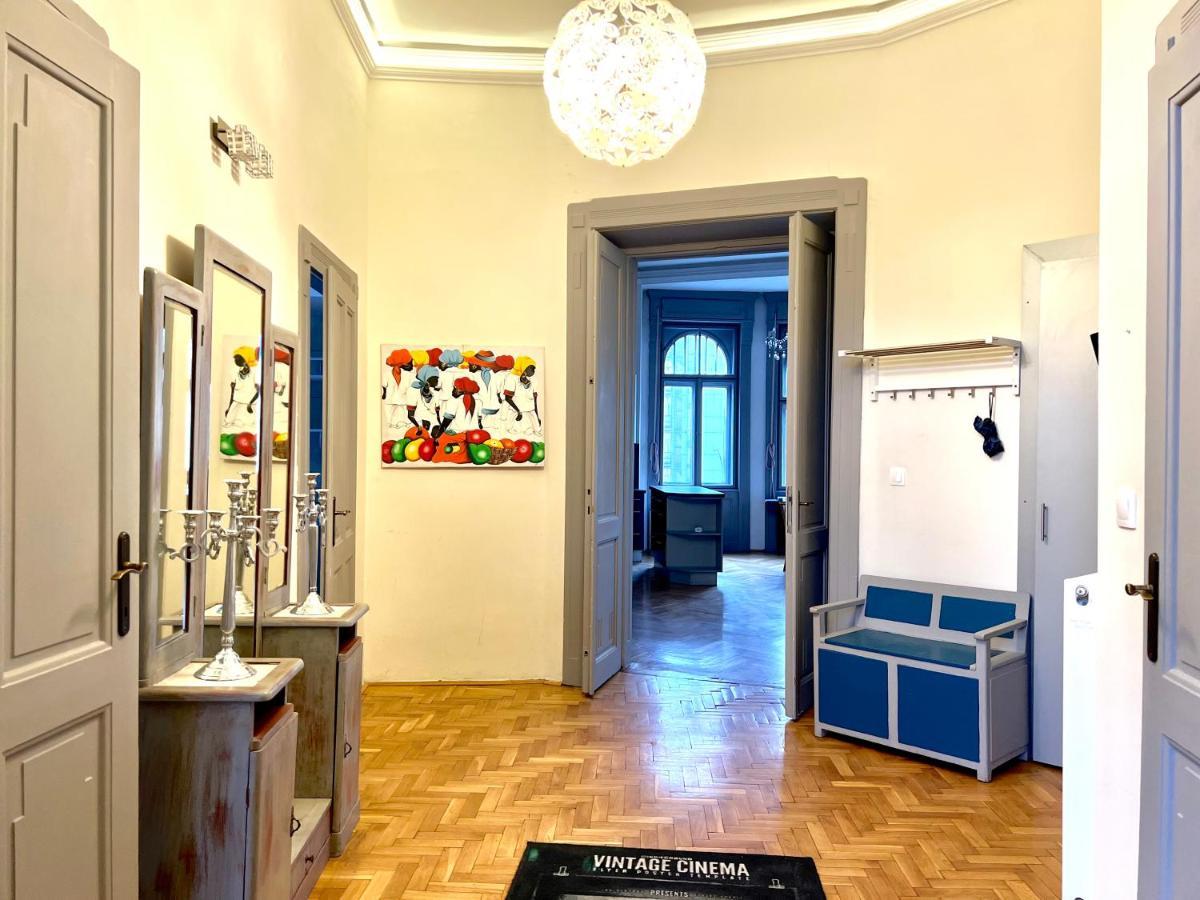 F14 Guest House By Small Home Budapeste Exterior foto