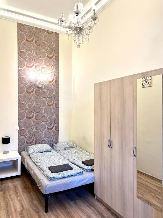 F14 Guest House By Small Home Budapeste Exterior foto